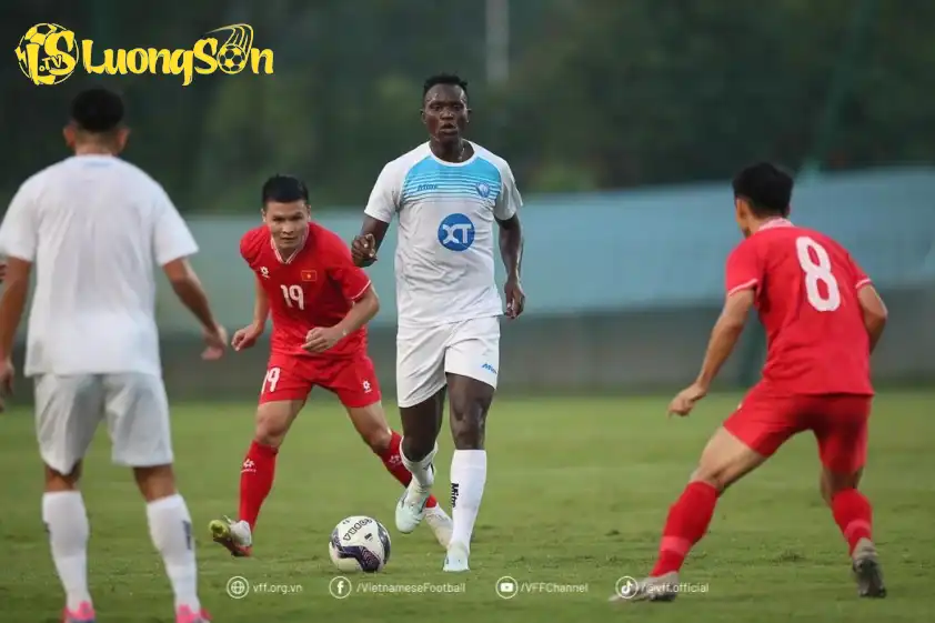 ĐT Việt Nam cũng từng đá giao hữu với CLB Nam Định