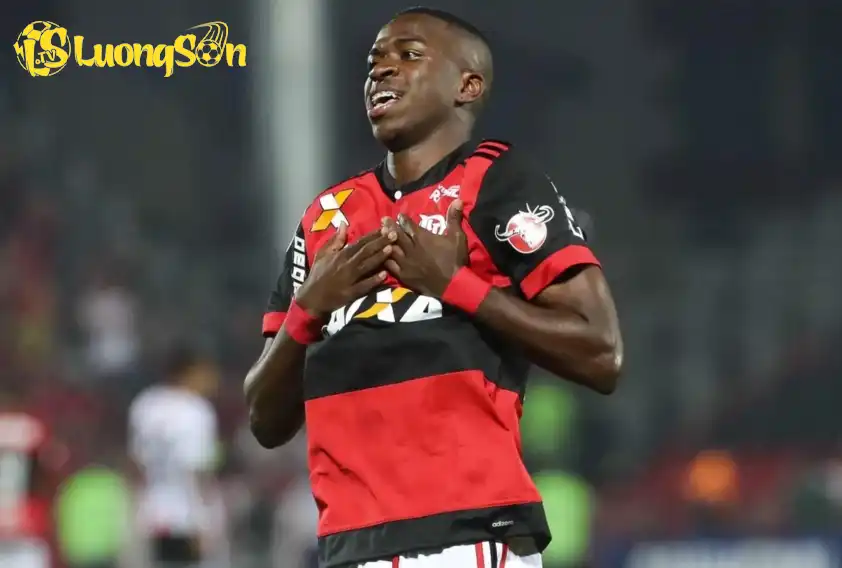 Vinicius từng có 69 lần ra sân cho Flamengo trước khi gia nhập Real Madrid vào năm 2018