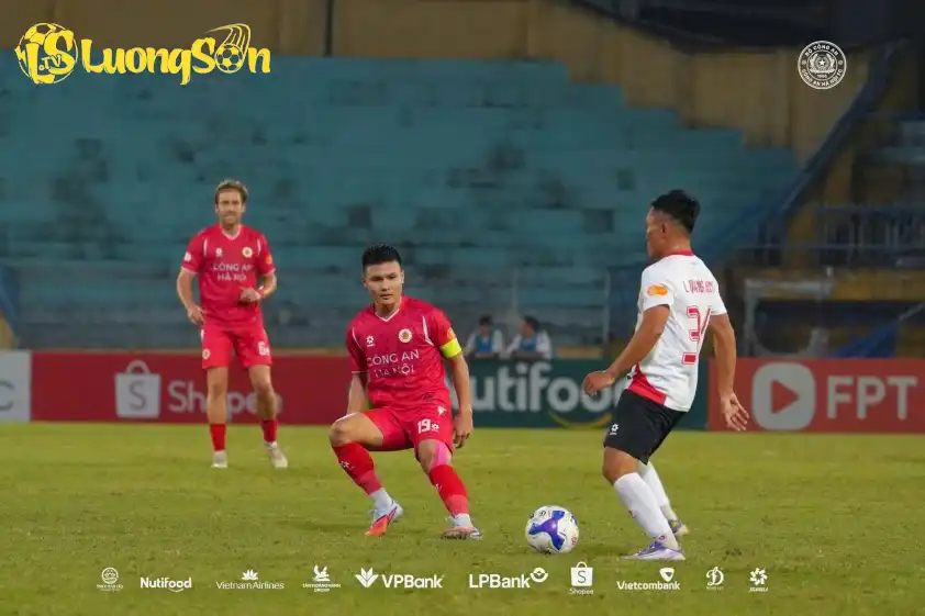 Quang Hải hài lòng với tinh thần chiến đấu của CAHN trước CA TPHCM