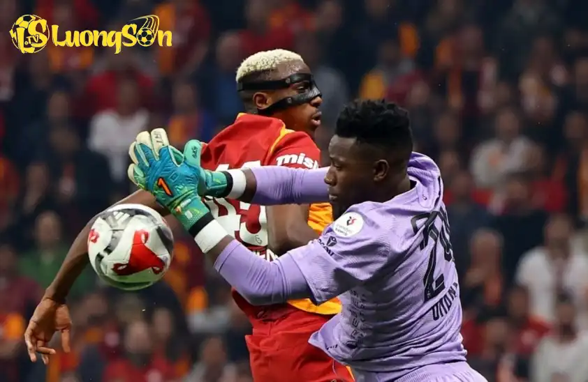 Từ việc bị chỉ trích tại Manchester United, Onana lột xác thành “Bức tường” của Trabzonspor